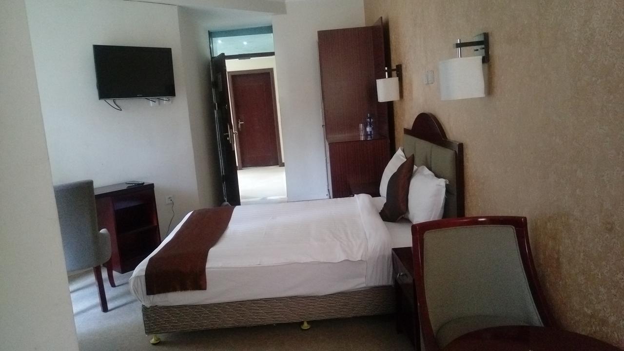 Manrashiwa Hotel Addis Ababa Exterior foto